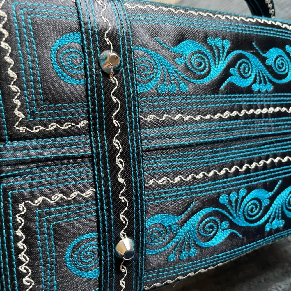 NWT Banda Bags Memetika Embroidered Tote Bag Blue Vegan Cotton Handcrafted Zip